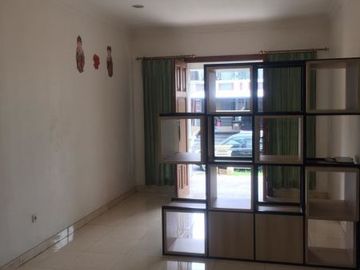 Disewakan Rumah Besar Vermont Parkland BSD City Tangerang