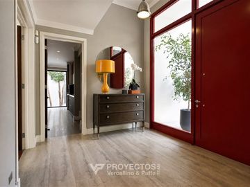 Casa en venta de 7 dorm. en Lo Barnechea (Mall Vivo)