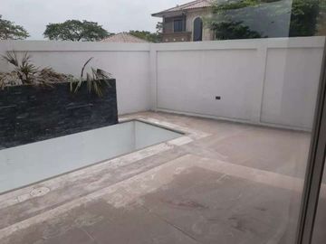 Venta de casa en Urb. Portón de Vicriel cerca a Villa club via Daule Samborondón cerca al Dorado