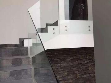 Venta de casa en Urb. Portón de Vicriel cerca a Villa club via Daule Samborondón cerca al Dorado