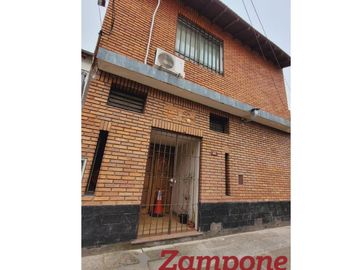 PH 2 ambientes- galpón- Ciudadela- 145 mts- posibilidad de uso comercial