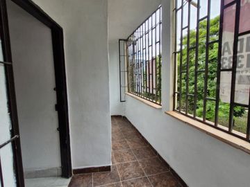apartamento en arriendo en manrique central 1. Cod A218332