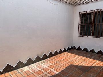 UN PISO