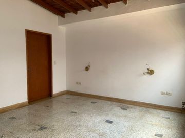 UN PISO