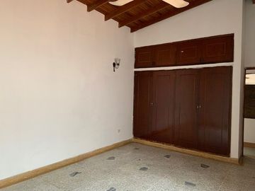 UN PISO