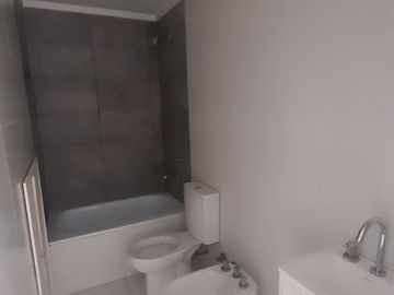 2 AMBIENTES CON TERRAZA Y BALCON