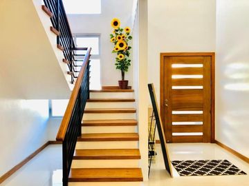 Furnished House with 6 Bedrooms for RENT in Amsic Angeles City Very Near to SM Clark