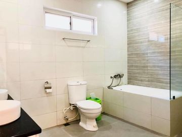 Furnished House with 6 Bedrooms for RENT in Amsic Angeles City Very Near to SM Clark