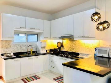 Furnished House with 6 Bedrooms for RENT in Amsic Angeles City Very Near to SM Clark