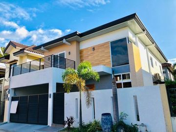 Furnished House with 6 Bedrooms for RENT in Amsic Angeles City Very Near to SM Clark