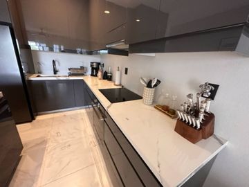 Departamento con vista al mar, alberca, cerca de Playa Arrocito, en venta Huatul