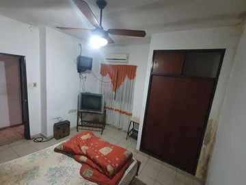 CASA 3 AMB. AMPLIO CON PATIO Y GARAGE