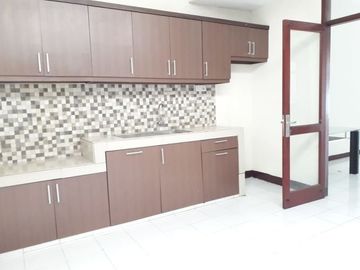 Dijual Rumah Citraland Alam Hijau, Terawat Ciamik