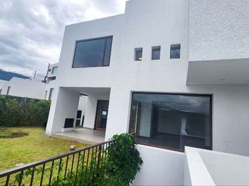 Vendo casa en Nayon con diseño exclusivo