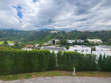 Vendo casa en Nayon con diseño exclusivo