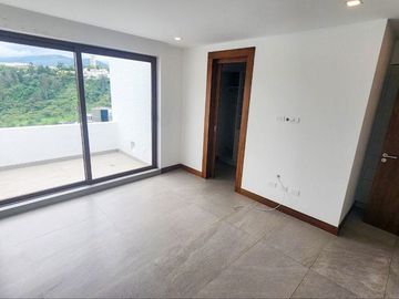 Vendo casa en Nayon con diseño exclusivo