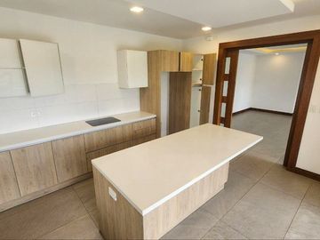Vendo casa en Nayon con diseño exclusivo