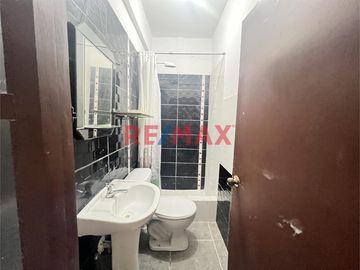 ¡Vendo CASA de playa en Punta Negra!
Vendo casa por la calle de playa en el distrito de Punta Negra, kilometro 40 de la Panamericana Sur (antigua). A