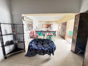 ¡Vendo CASA de playa en Punta Negra!
Vendo casa por la calle de playa en el distrito de Punta Negra, kilometro 40 de la Panamericana Sur (antigua). A