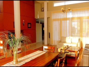COUNTRY LOMAS DE LA CAROLINA-RECIBE PROPIEDADES!!- MAGNÍFICA- 3 Dorm-1.500 mts-500 cub.-PILETA-