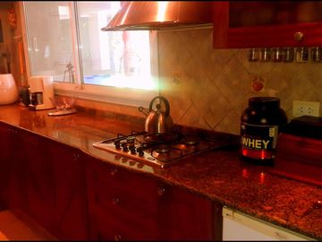 COUNTRY LOMAS DE LA CAROLINA-RECIBE PROPIEDADES!!- MAGNÍFICA- 3 Dorm-1.500 mts-500 cub.-PILETA-
