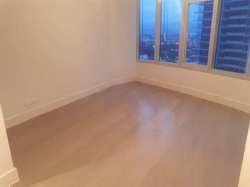 Rush Condominium for Sale 3 Bedrooms: 3BR Flat Condo for Sale in Proscenium Kirov Tower Rockwell Center Makati