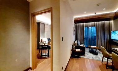 THE SEASONS RESIDENCES CONDOMINIM IN BGC TAGUIG CITY