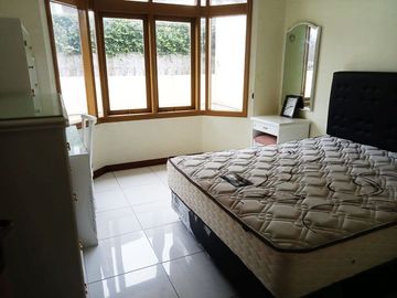 Di Sewakan Rumah Luxury Full Furnished 4 Kamar di Jl. Setrasari Bandung
