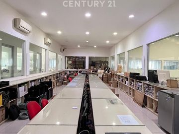 DIJUAL GEDUNG SHOWROOM MOBIL DI CIKARANG
