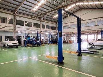 DIJUAL GEDUNG SHOWROOM MOBIL DI CIKARANG