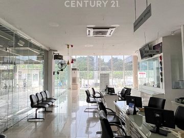 DIJUAL GEDUNG SHOWROOM MOBIL DI CIKARANG