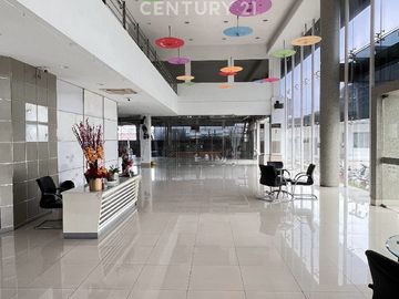 DIJUAL GEDUNG SHOWROOM MOBIL DI CIKARANG