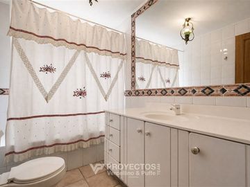 Casa en venta de 4 dorm. en Las Cabras
