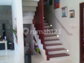 Rumah dengan Cafe Aktif di Cinere - Lahan Luas Lokasi Strategis Harga Terbaik