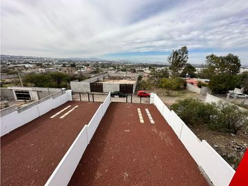CASA EN VENTA EN SAN JUAN DEL RIO, QUERETARO.