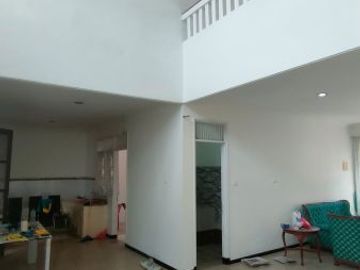 Disewakan Rumah 2 Lantai Lokasi Di Villa Sentra Raya 2, Surabaya