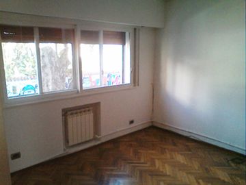 SE VENDE CASA EN BELGRANO (NO PAGA EXPENSAS)