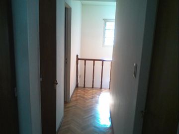 SE VENDE CASA EN BELGRANO (NO PAGA EXPENSAS)