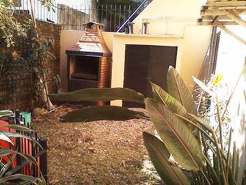 SE VENDE CASA EN BELGRANO (NO PAGA EXPENSAS)