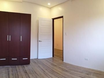 Modern House with 5 Bedroom in Angeles City Near SM Clark
