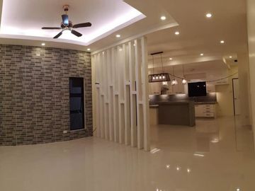 Modern House with 5 Bedroom in Angeles City Near SM Clark