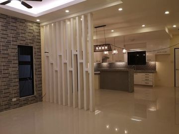 Modern House with 5 Bedroom in Angeles City Near SM Clark