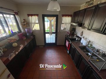 VENTA Casa Quinta  APTA CREDITO HIPOTECARIO Parque / Pileta / Quincho  - La Reja Norte