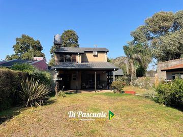 VENTA Casa Quinta  APTA CREDITO HIPOTECARIO Parque / Pileta / Quincho  - La Reja Norte