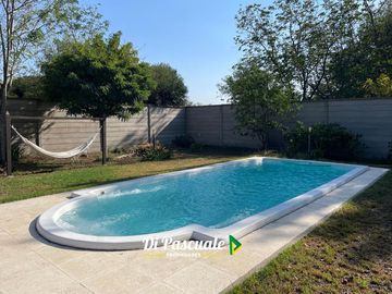 VENTA Casa Quinta  APTA CREDITO HIPOTECARIO Parque / Pileta / Quincho  - La Reja Norte