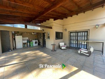VENTA Casa Quinta  APTA CREDITO HIPOTECARIO Parque / Pileta / Quincho  - La Reja Norte