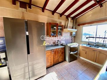 Casa en venta de 5 dorm. en Limache