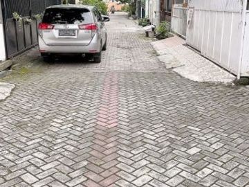 Rumah Siap Huni di Balas Klumprik Dekat Wiyung Pakuwon Mall