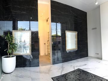 VENTA DEPARTAMENTO 4 AMB  CON 2 COCHERAS  A ESTRENAR  UNICO EN LA ZONA