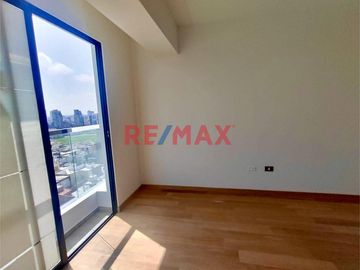 ¡Vive en la Exclusiva Urb. Hortensias de California! 🌟

Vende hermoso dúplex de 151 m² en un condominio cerrado y vigilado 24/7 con cámaras de segur
